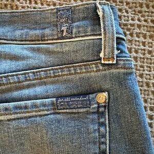 7seven jeans with cool pink stripes down leg.size27